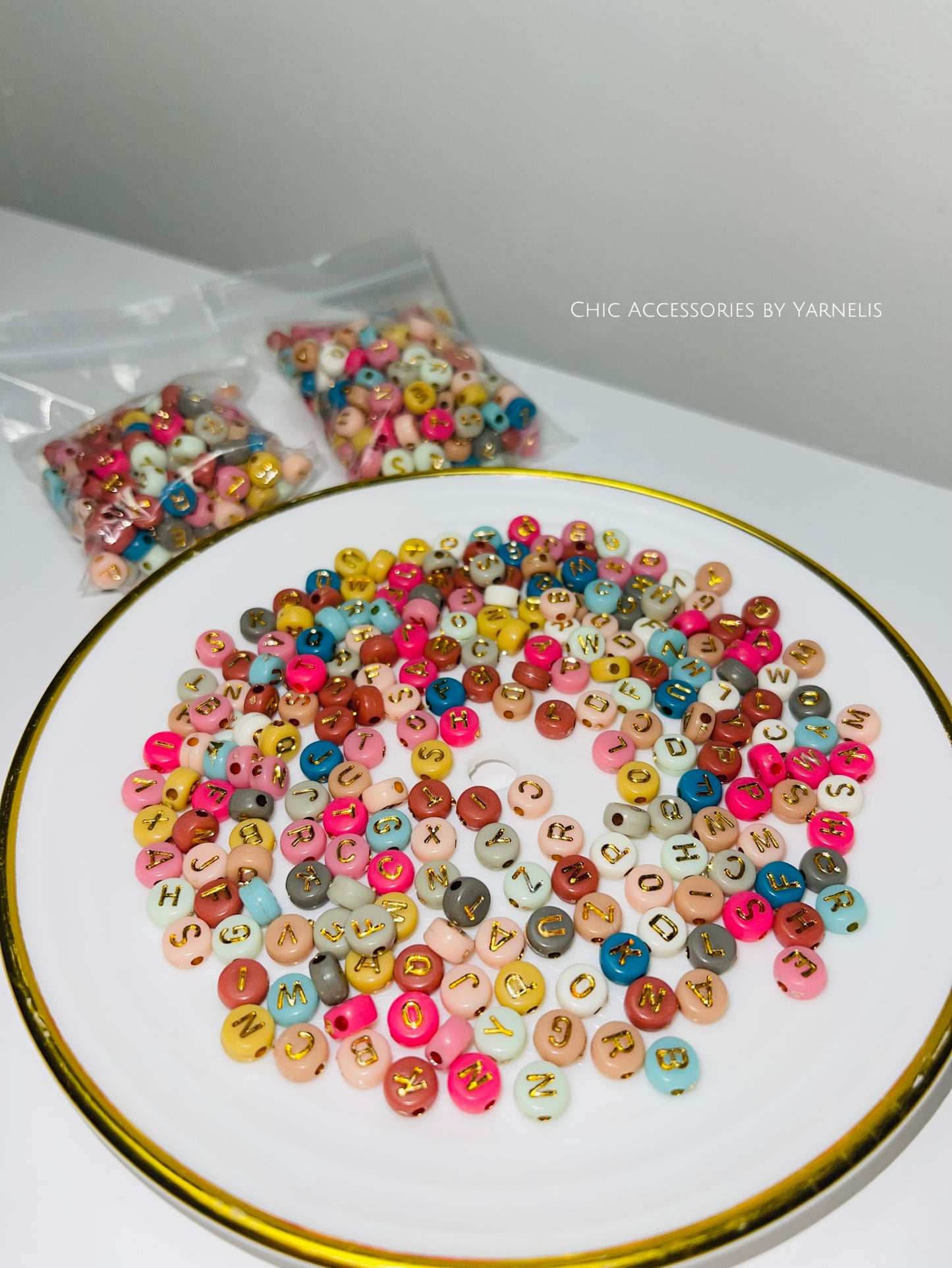 Beads de letras coloridas